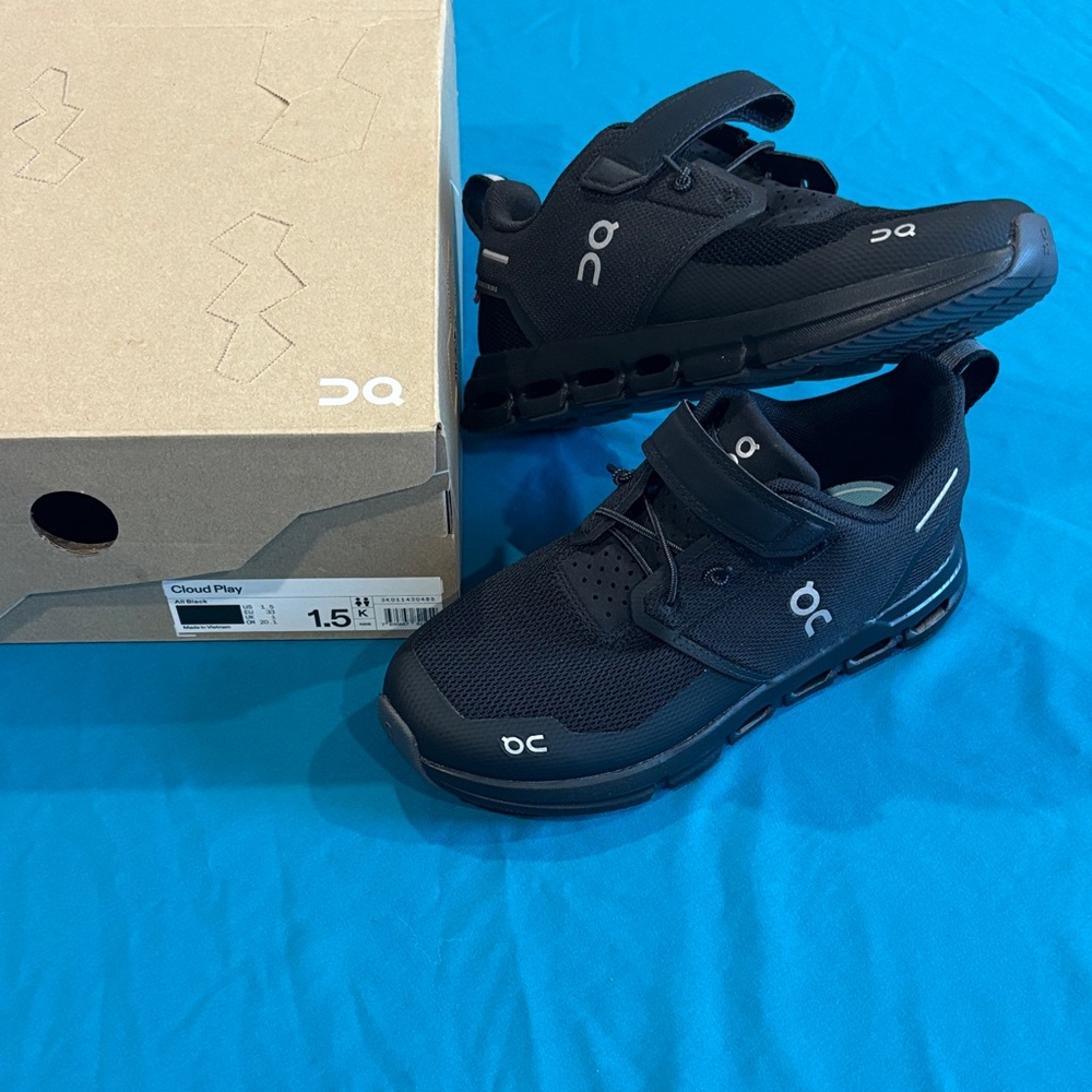 ON Kids Black Sneakers